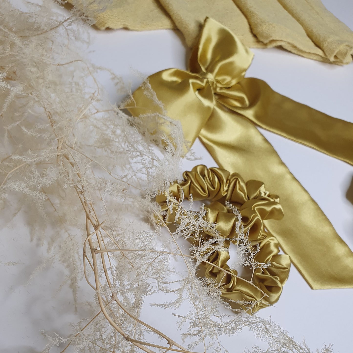 The Butter Yellow Bow