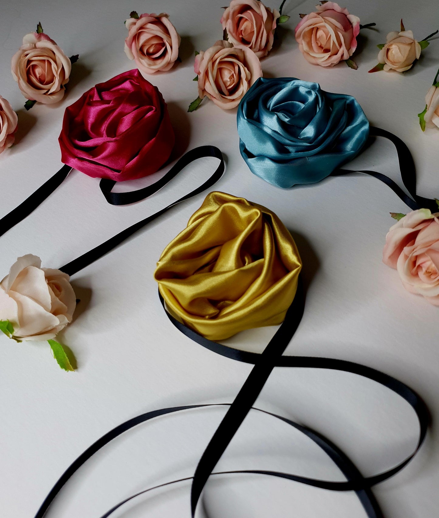 Mint Macaron Rosette Choker
