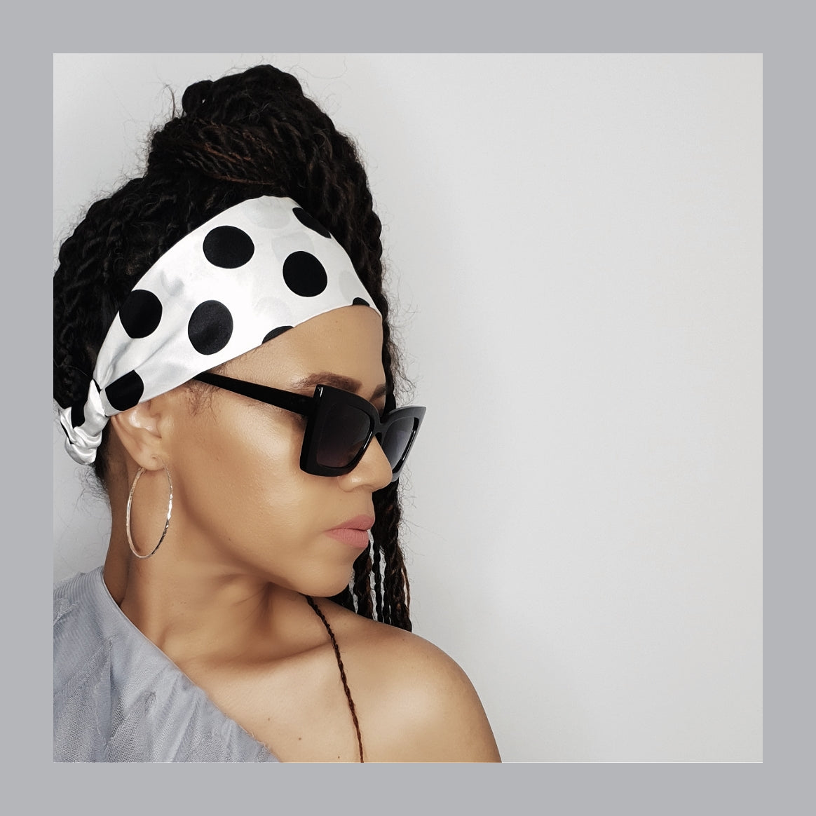 FLAT SATIN HEADBAND - Black Polka Dots on White